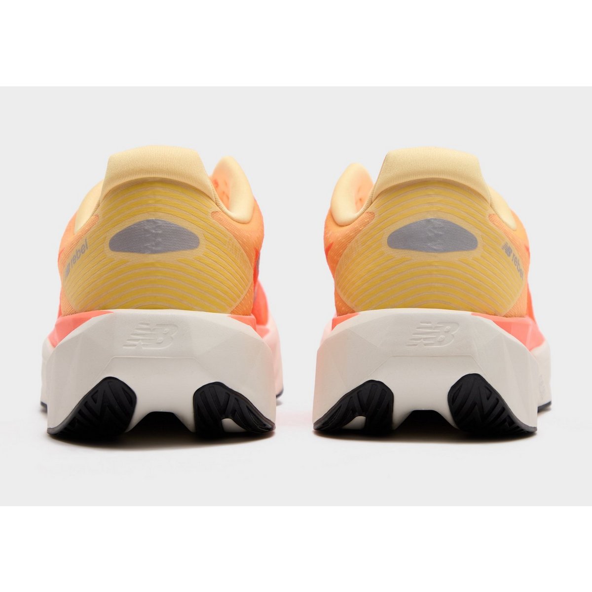 New Balance FuelCell Rebel v5 — foto 3 van 6