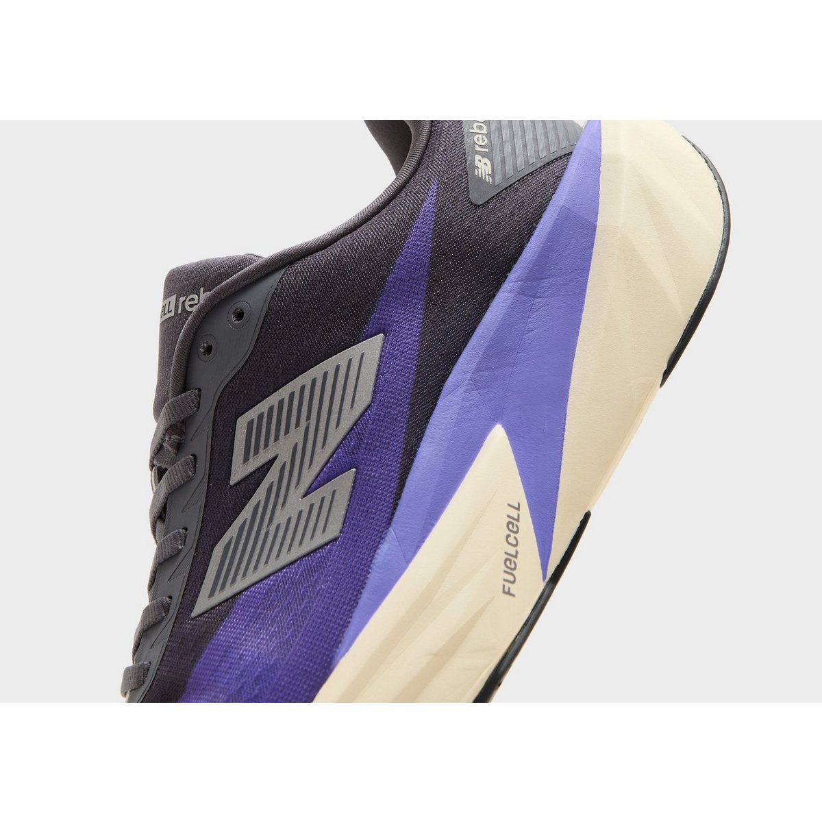 New Balance FuelCell Rebel v5 — foto 4 van 6