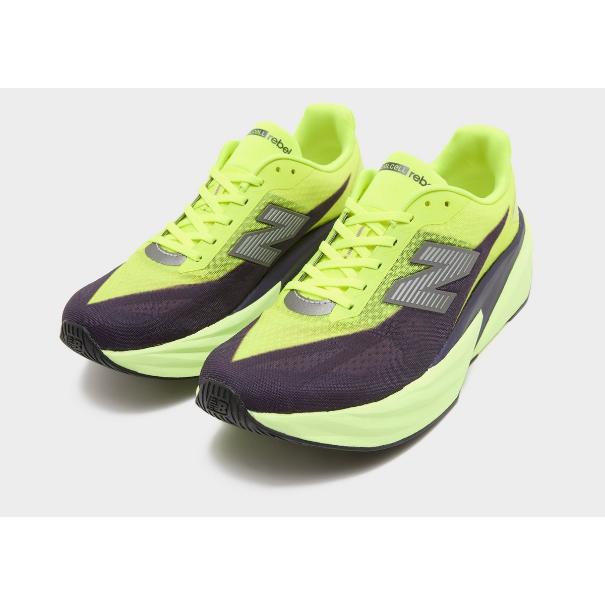 New Balance FuelCell Rebel v5 — foto 2 van 6