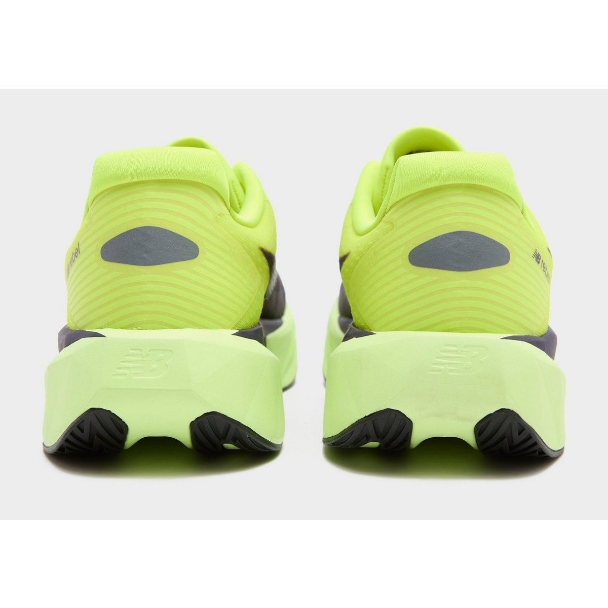 New Balance FuelCell Rebel v5 — foto 3 van 6