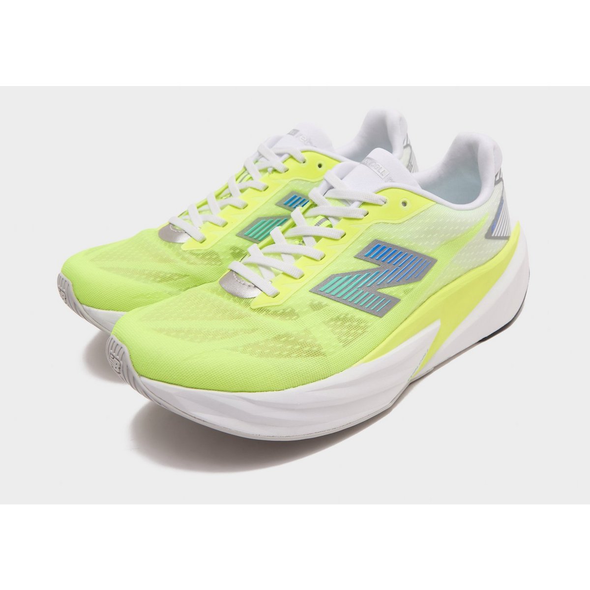 New Balance FuelCell Rebel v5 — foto 2 van 6