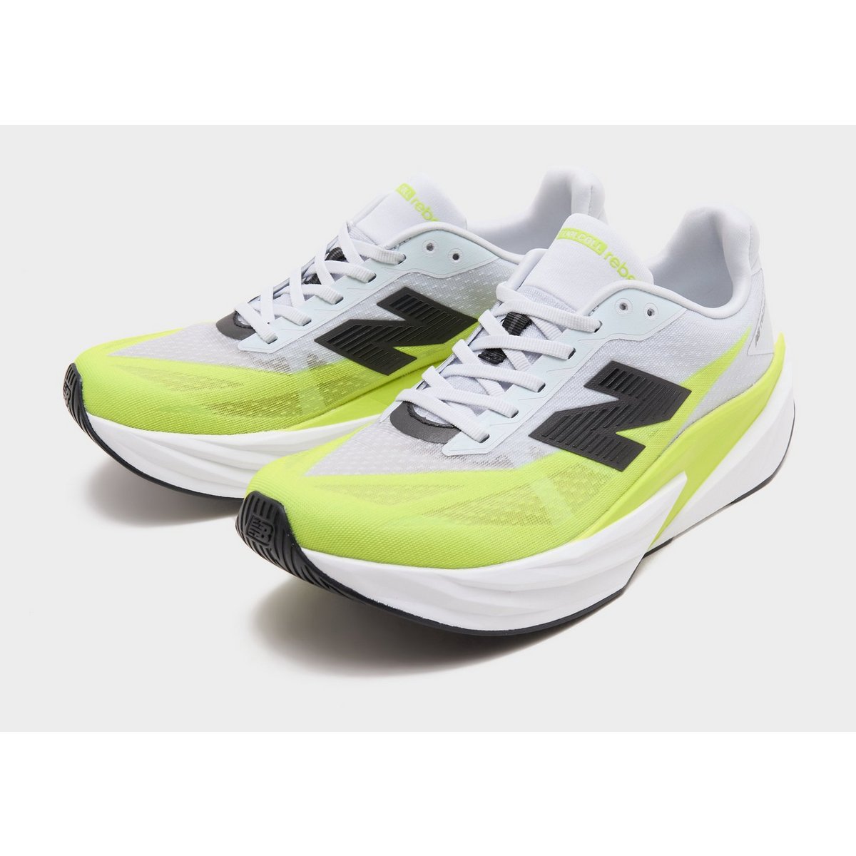 New Balance FuelCell Rebel v5 — foto 2 van 6
